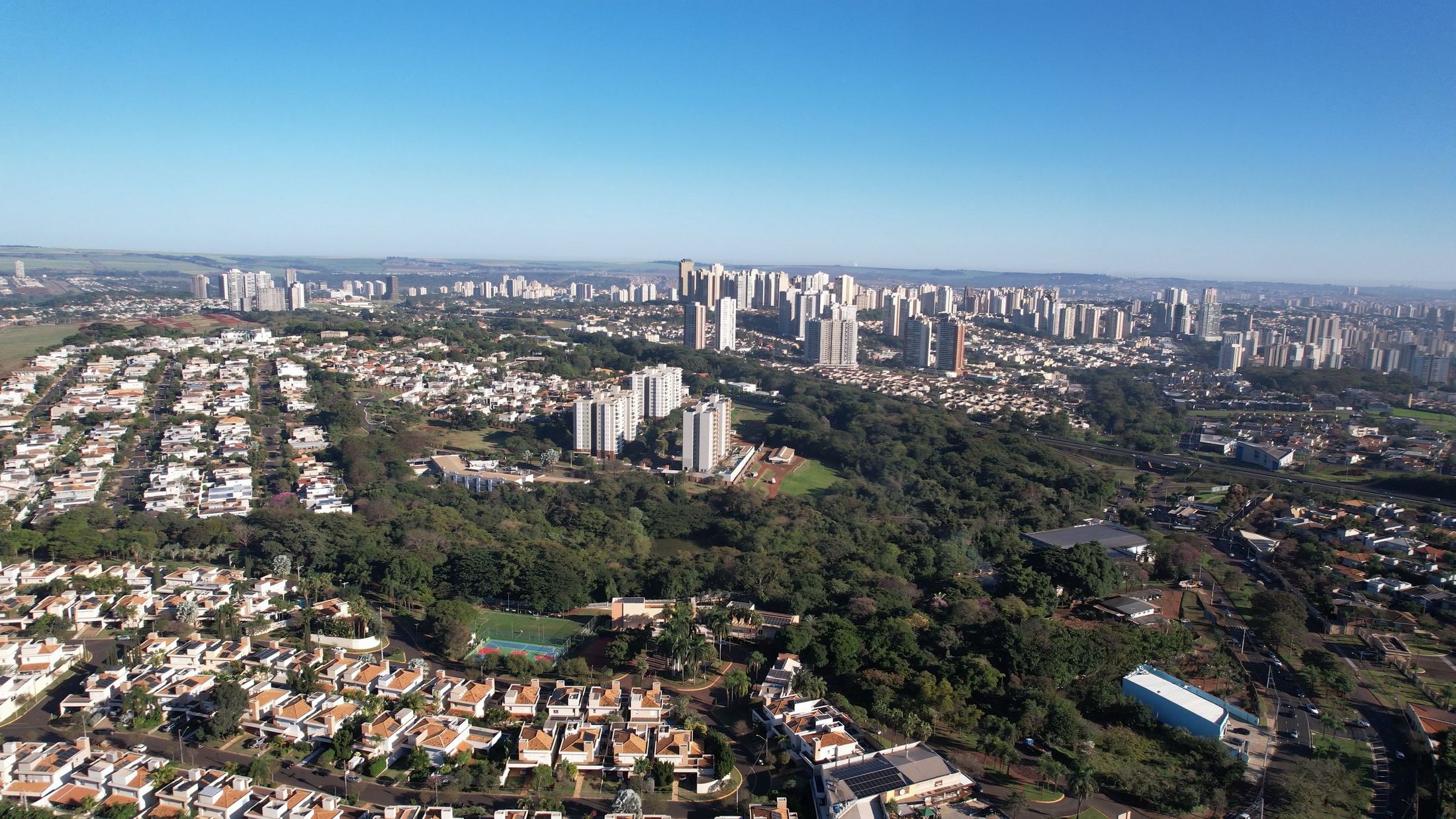 Foto aérea da região do Jardim Saint Gerard